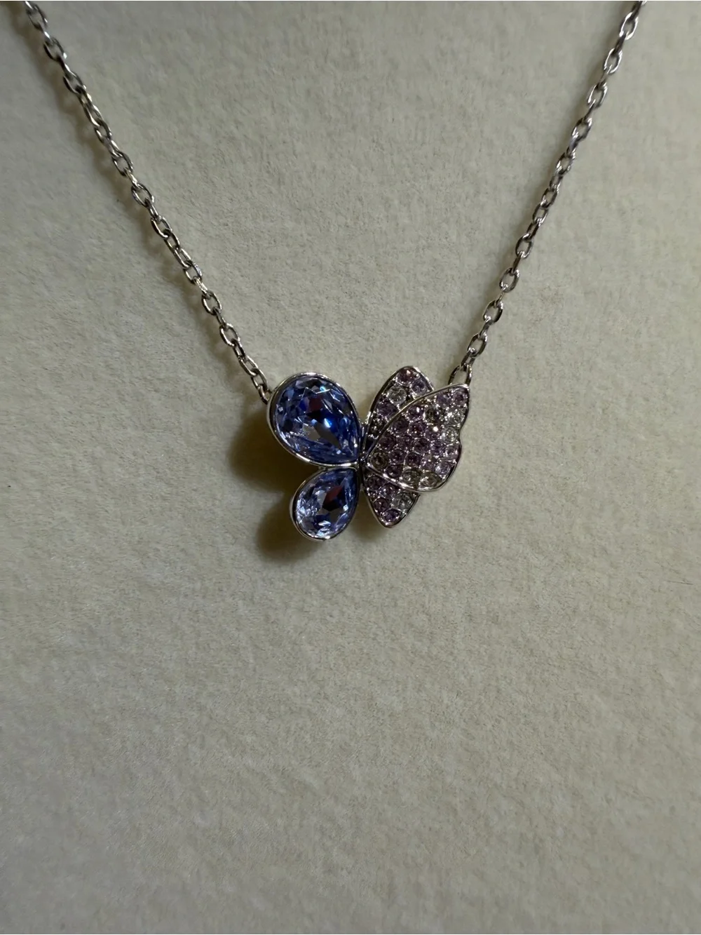 SWAROVSKI Butterfly 🦋 Lilac Stones Crystal Silver Necklace 17 in AUTH - Picture 8 of 9